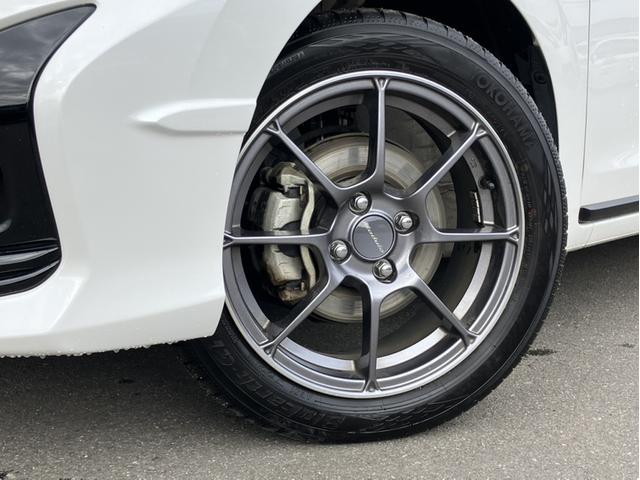 �y�A���~�z�C�[���z�f�U�C�������厖�ł����A�X�`�[���z�C���ɔ�׃A���~�͌y�ʂł��̂ŁA�R��⑖��ɂ��e�����܂��B