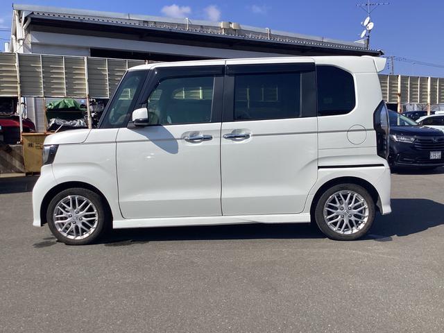 Ｎ－ＢＯＸカスタム Ｌターボ　純正８インチナビ　ＣＤ／ＤＶＤ／ＢＬＵＥＴＯＯＴ／音楽録音　ＥＴＣ　ドラレコ前後　両側パワースライドドア　オートリトラミラー　前席シートヒーター　シートバックテーブル　ホンダセンシング　ターボ　Ｂカメ（5枚目）