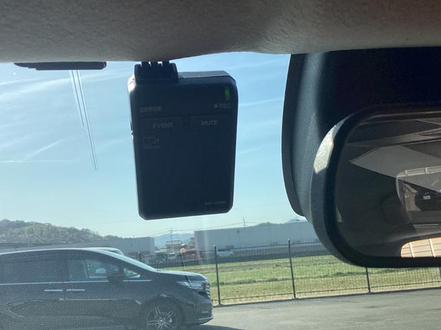 �h���C�u���R�[�_�[������f���Ɖ������L�^���Ă����h���C�u���R�[�_�[�́A���̂̍ۂɊm���ȏ؋��\�͂𔭊����Ă���܂��B