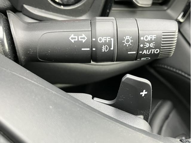 �I�[�g���C�g�Ƀp�h���V�t�g�I�X�e�A�����O�̃p�h������ɂ��V�t�g�A�b�v�^�_�E�����o����̂Ń}�j���A���Ԋ��o�̃V�t�g�`�F���W���y���߂܂��B