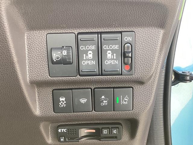 �����d���X���C�h�h�A�����I�^�]�Ȃ���ł��{�^����ŊJ�\�ł���