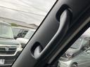 運転席・助手席側にのりやすいグリップつき☆