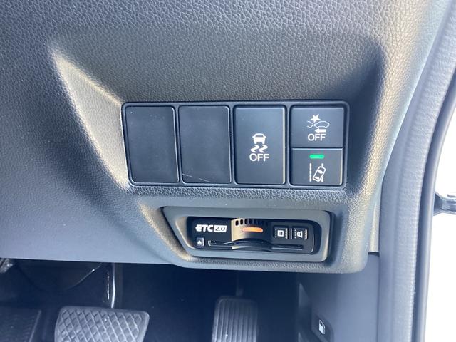 ステップワゴンスパーダ スパーダホンダセンシング　純正９インチナビＴＶ・フリップダウンモニター・Ｂｌｕｅｔｏｏｔｈ・バックカメラ・ワンオーナー車　盗難防止　助手席エアバッグ　ワンオーナ－　Ｗパワスラ　記録簿有　リアオートエアコン　地デジ　ＬＥＤライト（12枚目）