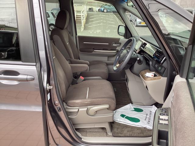 ステップワゴン Ｇ・ＥＸ　純正ナビＴＶ・ドライブレコーダー・Ｂｌｕｅｔｏｏｔｈ・バックカメラ・ワンオーナー車　両側パワードア　禁煙車　ＬＥＤヘッドライト　シ－トヒ－タ－　横滑り防止装置　ＤＶＤ再生可能　クルコン　ＡＢＳ　ＥＴＣ（17枚目）