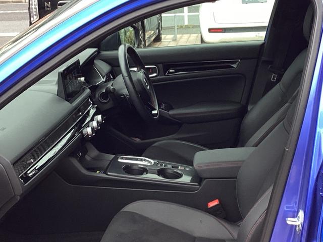 シビック ｅ：ＨＥＶ　ホンダコネクトナビＴＶ・Ｂｌｕｅｔｏｏｔｈ・バックカメラ　盗難防止システム　オートクルーズコントロール　地デジフルセグ　後カメラ　ＵＳＢポート　パワーステアリング　パワーシート　禁煙　ＬＥＤライト（18枚目）