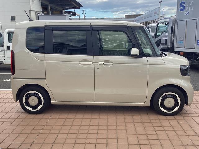 N-BOX ファッションスタイル 当社デモカー・純正8インチナビ・ドライブレコーダー・Bluetooth・バックカメラ・ワンオーナー車 禁煙 盗難防止装置 スマートキ USBポート LEDランプ ETC バックモニター 1オーナー(3枚目)
