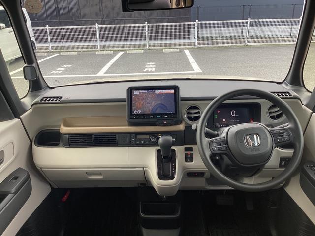 N-BOX ファッションスタイル 当社デモカー・純正8インチナビ・ドライブレコーダー・Bluetooth・バックカメラ・ワンオーナー車 禁煙 盗難防止装置 スマートキ USBポート LEDランプ ETC バックモニター 1オーナー(4枚目)