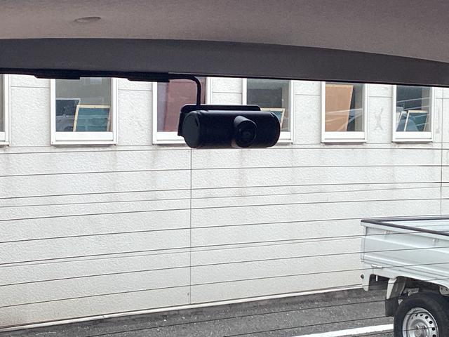 N-BOX ファッションスタイル 当社デモカー・純正8インチナビ・ドライブレコーダー・Bluetooth・バックカメラ・ワンオーナー車 禁煙 盗難防止装置 スマートキ USBポート LEDランプ ETC バックモニター 1オーナー(10枚目)