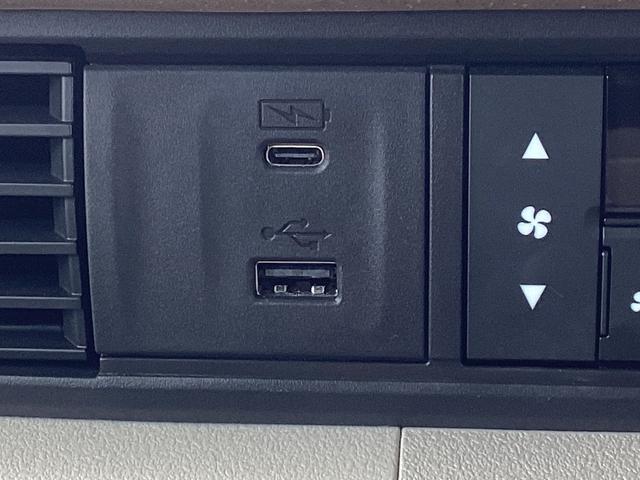 N-BOX ファッションスタイル 当社デモカー・純正8インチナビ・ドライブレコーダー・Bluetooth・バックカメラ・ワンオーナー車 禁煙 盗難防止装置 スマートキ USBポート LEDランプ ETC バックモニター 1オーナー(11枚目)