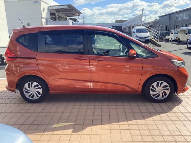 フリード＋ Ｇ・ホンダセンシング　純正ナビＴＶ・ドライブレコーダー・Ｃパッケージ・Ｂｌｕｅｔｏｏｔｈ・バックカメラ・ワンオーナー車　プリクラッシュ　Ｂモニター　両側オートスライドドア　禁煙　パワーウインド　スマートキー　両席エアバック（3枚目）