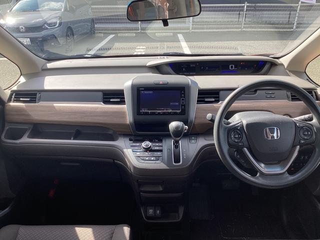 フリード＋ Ｇ・ホンダセンシング　純正ナビＴＶ・ドライブレコーダー・Ｃパッケージ・Ｂｌｕｅｔｏｏｔｈ・バックカメラ・ワンオーナー車　プリクラッシュ　Ｂモニター　両側オートスライドドア　禁煙　パワーウインド　スマートキー　両席エアバック（4枚目）