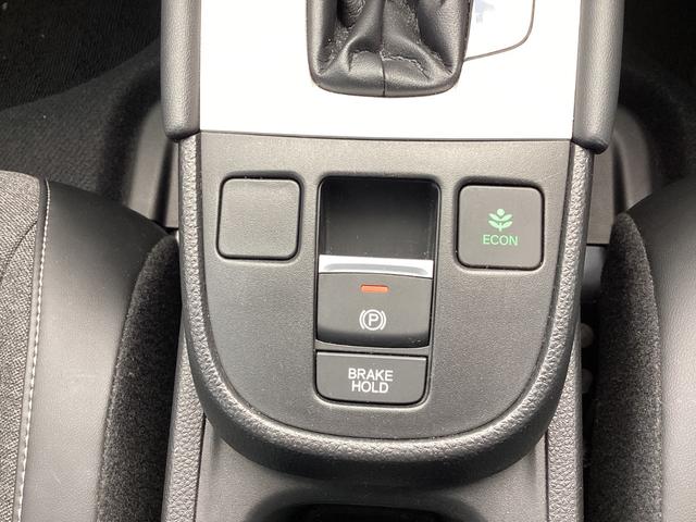 フィット e:HEVホーム 当社レンタ・純正8インチナビTV・ドライブレコーダー・Bluetooth・バックカメラ 前後誤発進抑制機能 助手席エアバッグ 運転席エアバッグ 1オナ アイドリングストップ 禁煙 LEDライト ABS(12枚目)