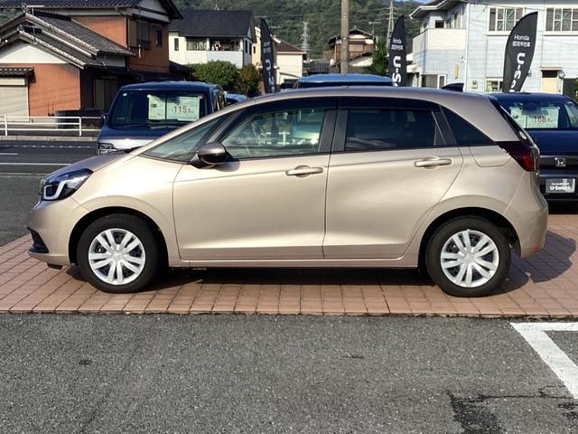 フィット e:HEVホーム 当社レンタ・純正8インチナビTV・ドライブレコーダー・Bluetooth・バックカメラ 前後誤発進抑制機能 助手席エアバッグ 運転席エアバッグ 1オナ アイドリングストップ 禁煙 LEDライト ABS(26枚目)