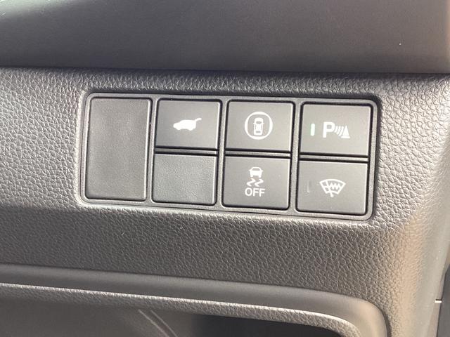 ヴェゼル ｅ：ＨＥＶＺ　純正ナビ・ドライブレコーダー・Ｂｌｕｅｔｏｏｔｈ・バックカメラ・ワンオーナー車　衝突回避支援ブレーキ機能　１オナ　スマキ　Ｐトランク　フルオートエアコン　Ｄレコ　エアバッグ　両席エアバック　Ｒカメ（17枚目）