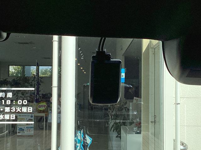 Ｎ－ＢＯＸカスタム ターボ　当社レンタ・純正９インチナビＴＶ・ドライブレコーダー・Ｂｌｕｅｔｏｏｔｈ・バックカメラ・ワンオーナー車　イモビライザー　１オナ　衝突被害軽減　禁煙　ベンチシート　キーフリー　ＥＳＣ　パワステ　ターボ車（11枚目）