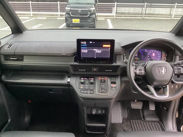 ステップワゴン ｅ：ＨＥＶスパーダプレミアムライン　純正９インチコネクトナビ・フリップダウンモニター・前後ドライブレコーダー・ワンオーナー車　マルチカメラ　Ｐテールゲート　両側自動ドア　Ｆセグ　ＵＳＢ接続　クルーズＣ　助手席エアバッグ　スマートＫ　禁煙（4枚目）