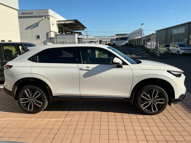 ヴェゼル ｅ：ＨＥＶＺ　純正９インチナビＴＶ・前後ドライブレコーダー・Ｂｌｕｅｔｏｏｔｈ・バックカメラ・ワンオーナー車　衝突回避支援ブレーキ機能　１オナ　スマキ　フルオートエアコン　Ｄレコ　エアバッグ　両席エアバック　Ｒカメ（3枚目）