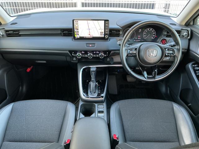 ヴェゼル ｅ：ＨＥＶＺ　純正９インチナビＴＶ・前後ドライブレコーダー・Ｂｌｕｅｔｏｏｔｈ・バックカメラ・ワンオーナー車　衝突回避支援ブレーキ機能　１オナ　スマキ　フルオートエアコン　Ｄレコ　エアバッグ　両席エアバック　Ｒカメ（4枚目）