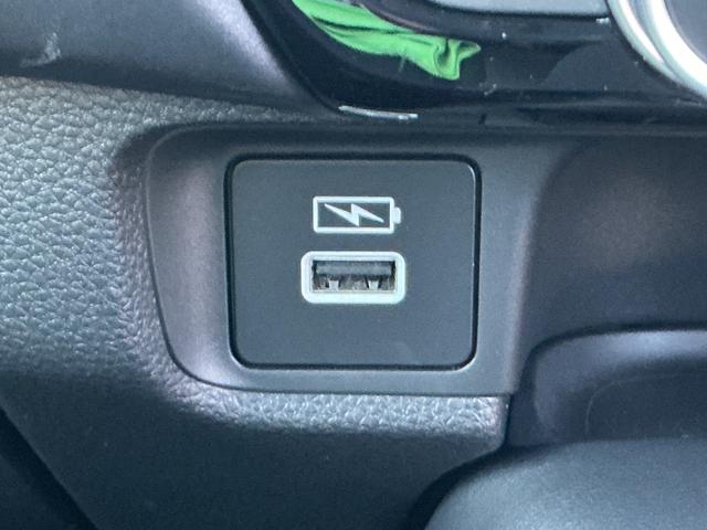 ヴェゼル ｅ：ＨＥＶＺ　純正９インチナビＴＶ・前後ドライブレコーダー・Ｂｌｕｅｔｏｏｔｈ・バックカメラ・ワンオーナー車　衝突回避支援ブレーキ機能　１オナ　スマキ　フルオートエアコン　Ｄレコ　エアバッグ　両席エアバック　Ｒカメ（19枚目）