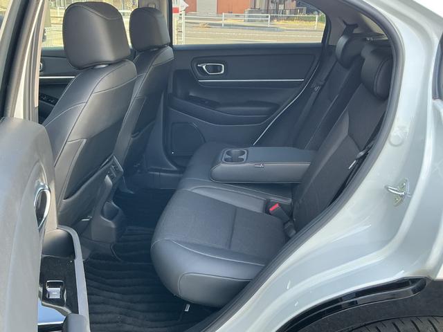 ヴェゼル ｅ：ＨＥＶＺ　純正９インチナビＴＶ・前後ドライブレコーダー・Ｂｌｕｅｔｏｏｔｈ・バックカメラ・ワンオーナー車　衝突回避支援ブレーキ機能　１オナ　スマキ　フルオートエアコン　Ｄレコ　エアバッグ　両席エアバック　Ｒカメ（26枚目）