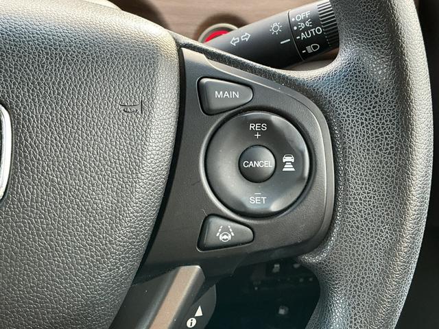 フリードハイブリッド ハイブリッド・Ｇホンダセンシング　９インチナビＴＶ・Ｃパッケージ・前後ドライブレコーダー・Ｂｌｕｅｔｏｏｔｈ・バックカメラ・ワンオーナー車　軽減ブレーキ　キーフリーシステム　Ｂｌｕｅｔｏｏｔｈ音楽　ミュージックプレイヤー接続可　記録簿（14枚目）