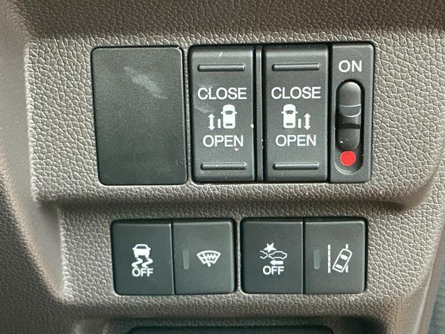 フリードハイブリッド ハイブリッド・Ｇホンダセンシング　９インチナビＴＶ・Ｃパッケージ・前後ドライブレコーダー・Ｂｌｕｅｔｏｏｔｈ・バックカメラ・ワンオーナー車　軽減ブレーキ　キーフリーシステム　Ｂｌｕｅｔｏｏｔｈ音楽　ミュージックプレイヤー接続可　記録簿（18枚目）