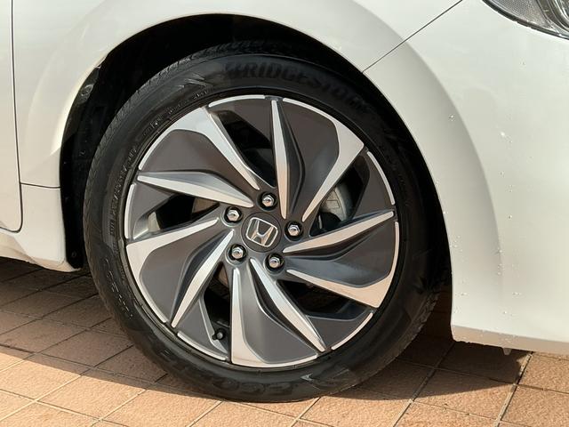 �y�A���~�z�C�[���z�f�U�C�������厖�ł����A�X�`�[���z�C���ɔ�׃A���~�͌y�ʂł��̂ŁA�R��⑖��ɂ��e�����܂��B