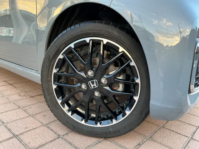 �y�A���~�z�C�[���z�f�U�C�������厖�ł����A�X�`�[���z�C���ɔ�׃A���~�͌y�ʂł��̂ŁA�R��⑖��ɂ��e�����܂��B