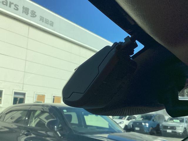 ヴェゼル ｅ：ＨＥＶＺ　純正９インチコネクトナビＴＶ・マルチビューカメラ・前後ドライブレコーダー・ステアリングヒーター・Ｂｌｕｅｔｏｏｔｈ・ワンオーナー車　地上デジタル　ＵＳＢ入力　ハンズフリーテールゲート　ワンオーナ－（12枚目）