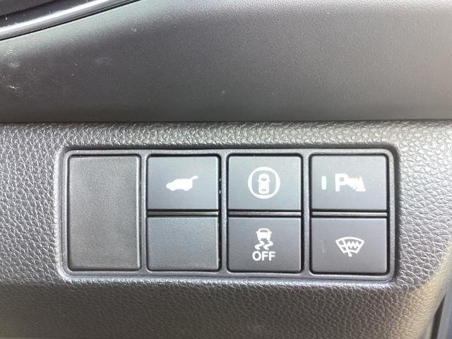 ヴェゼル ｅ：ＨＥＶＺ　純正９インチコネクトナビＴＶ・マルチビューカメラ・前後ドライブレコーダー・ステアリングヒーター・Ｂｌｕｅｔｏｏｔｈ・ワンオーナー車　地上デジタル　ＵＳＢ入力　ハンズフリーテールゲート　ワンオーナ－（20枚目）