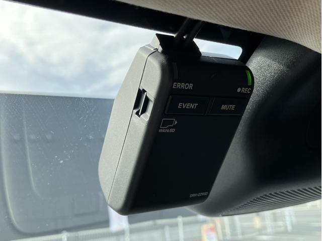 �h���C�u���R�[�_�[������f���Ɖ������L�^���Ă����h���C�u���R�[�_�[�́A���̂̍ۂɊm���ȏ؋��\�͂𔭊����Ă���܂��B