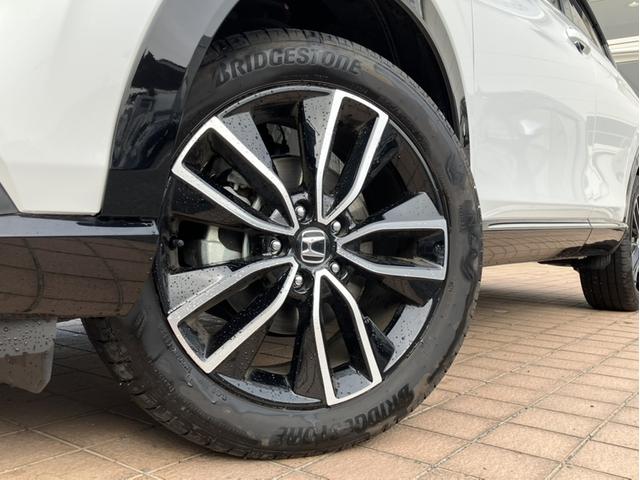 �y�A���~�z�C�[���z�f�U�C�������厖�ł����A�X�`�[���z�C���ɔ�׃A���~�͌y�ʂł��̂ŁA�R��⑖��ɂ��e�����܂��B