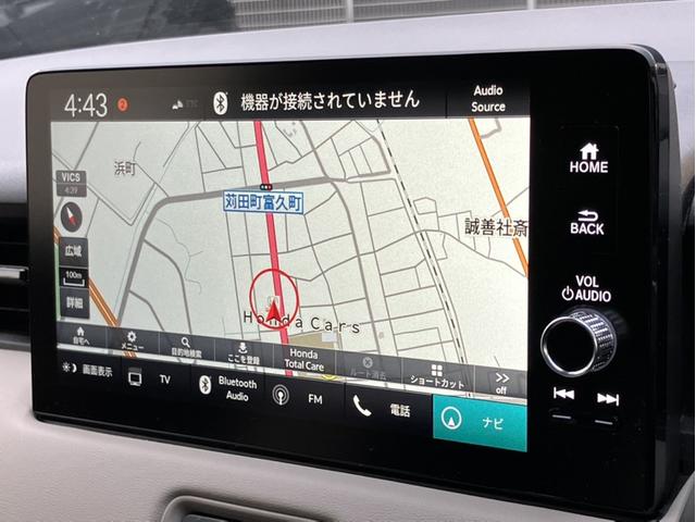 ヴェゼル ｅ：ＨＥＶＺ　純正９インチコネクトナビＴＶ・オプションシート・前後ドライブレコーダー・Ｂｌｕｅｔｏｏｔｈ・ワンオーナー車　地上デジタル　車線逸脱警告　ＵＳＢ入力　ワンオーナ－　シートＨ　サイドエアＢ　禁煙車両　半革（5枚目）