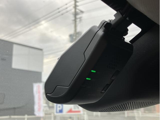 ヴェゼル ｅ：ＨＥＶＺ　純正９インチコネクトナビＴＶ・オプションシート・前後ドライブレコーダー・Ｂｌｕｅｔｏｏｔｈ・ワンオーナー車　地上デジタル　車線逸脱警告　ＵＳＢ入力　ワンオーナ－　シートＨ　サイドエアＢ　禁煙車両　半革（10枚目）