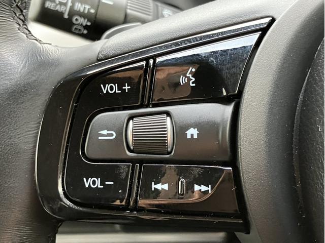 ヴェゼル ｅ：ＨＥＶＺ　純正９インチコネクトナビＴＶ・オプションシート・前後ドライブレコーダー・Ｂｌｕｅｔｏｏｔｈ・ワンオーナー車　地上デジタル　車線逸脱警告　ＵＳＢ入力　ワンオーナ－　シートＨ　サイドエアＢ　禁煙車両　半革（12枚目）