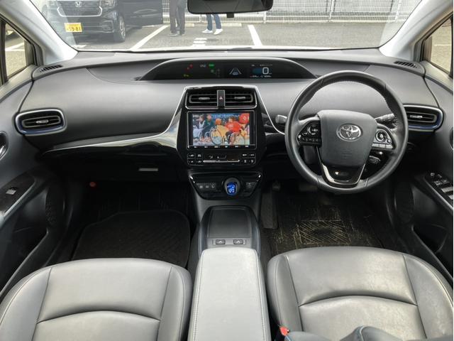 プリウス Ｓツーリングセレクション　純正８インチナビＴＶ・ドライブレコーダー・Ｂｌｕｅｔｏｏｔｈ・ワンオーナー車　Ｓキー　Ｂｌｕｅｔｏｏｔｈオーディオ　シートＨ　メディアプレイヤー接続　電格ミラー　バックガイドモニター　地デジ　アイスト（4枚目）