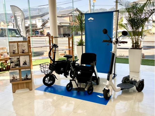 ｅ：ＨＥＶＺ　当社レンタ・純正コネクトナビＴＶ・マルチビューカメラ・前後ドライブレコーダー・ワンオーナー車　レンタアップ　フルセグＴＶ　パワーシート　禁煙　ＬＥＤヘッドランプ　エアコン　スマートキー　オートライト（画像68）