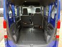 リア席を倒せば広々とした空間の出来上がり、荷物がたくさん載せられますよ。