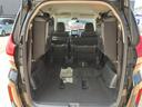リア席をさらに倒せば広々とした空間の出来上がり、荷物がたくさん載せられますよ。