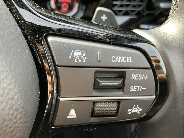 �N���[�Y�R���g���[���@�\���g�p���邱�ƂŁA�A�N�Z����u���[�L�̑��삪����A�^�]���̃X�g���X���y������܂���