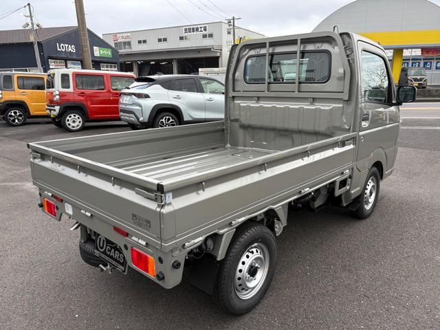 キャリイトラック ＫＣエアコン・パワステ　軽トラック　２ＷＤ　４ＡＴ　三方開　クリアランスソナー　レーンアシスト　キーレスエントリー　アイドリングストップ　オートライト　ＥＳＣ　エアコン　パワーウィンドウ　運転席エアバッグ（3枚目）