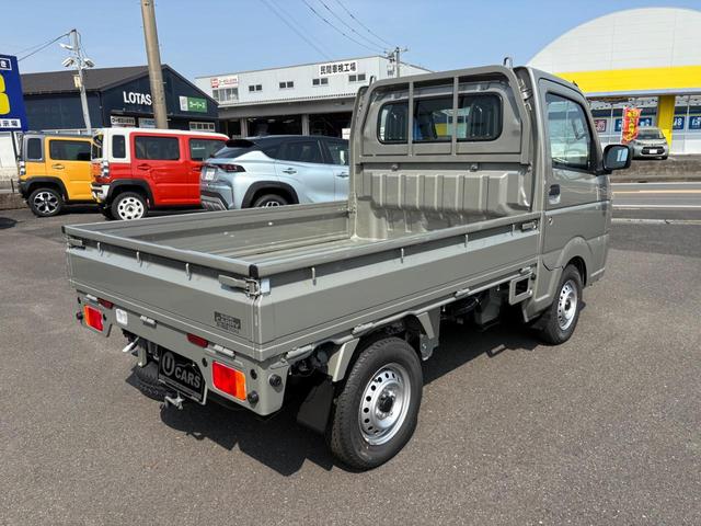 キャリイトラック ＫＣエアコン・パワステ　５ＭＴ　２ＷＤ　衝突被害軽減システム　クリアランスソナー　レーンアシスト　キーレスエントリー　アイドリングストップ　オートライト　ＥＳＣ　エアコン　パワーステアリング　パワーウィンドウ（3枚目）