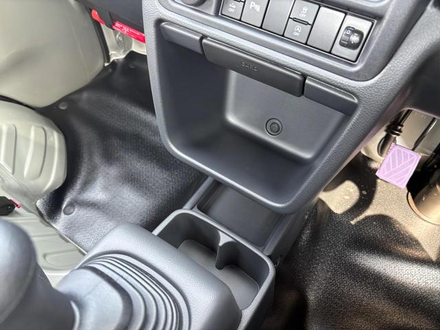 キャリイトラック ＫＣエアコン・パワステ　５ＭＴ　２ＷＤ　衝突被害軽減システム　クリアランスソナー　レーンアシスト　キーレスエントリー　アイドリングストップ　オートライト　ＥＳＣ　エアコン　パワーステアリング　パワーウィンドウ（32枚目）