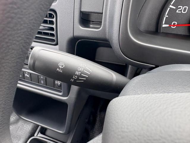 キャリイトラック ＫＣエアコン・パワステ　４ＡＴ　２ＷＤ　衝突被害軽減システム　クリアランスソナー　レーンアシスト　キーレスエントリー　アイドリングストップ　オートライト　ＥＳＣ　エアコン　パワーステアリング　パワーウィンドウ（25枚目）