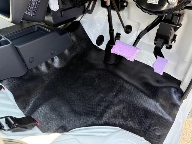 キャリイトラック 頑丈ダンプ　４ＷＤ　ＡＴ　ダンプ　軽トラック　クリアランスソナー　キーレスエントリー　オートライト　ＥＳＣ　エアコン　パワーウィンドウ　運転席エアバッグ　助手席エアバッグ（33枚目）