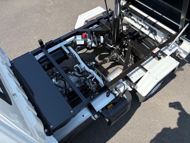 キャリイトラック 頑丈ダンプ　４ＷＤ　ＡＴ　ダンプ　軽トラック　クリアランスソナー　キーレスエントリー　オートライト　ＥＳＣ　エアコン　パワーウィンドウ　運転席エアバッグ　助手席エアバッグ（45枚目）