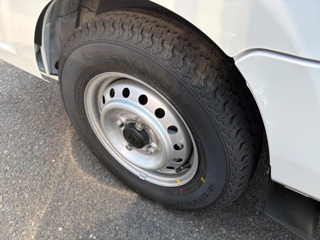 キャリイトラック 頑丈ダンプ　４ＷＤ　ＡＴ　ダンプ　軽トラック　クリアランスソナー　キーレスエントリー　オートライト　ＥＳＣ　エアコン　パワーウィンドウ　運転席エアバッグ　助手席エアバッグ（49枚目）