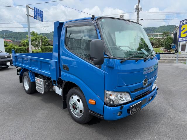 デュトロ 　ダンプ２．９トン　４ＷＤ　５ＭＴ　全低床　エンジンＮ０４Ｃ　４ナンバー　電動格納ミラー　オートライト　ＥＳＣ　荷台内寸長３０５幅１６０高３７　高床前８０後８６　タイヤ２０５／７５Ｒ１６（5枚目）