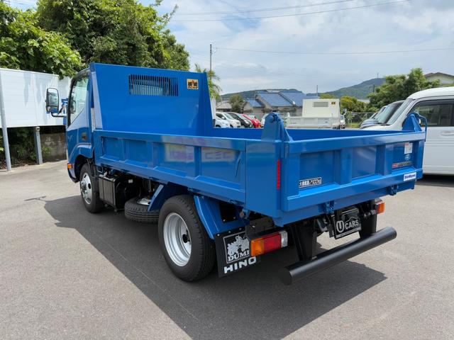 デュトロ 　ダンプ２．９トン　４ＷＤ　５ＭＴ　全低床　エンジンＮ０４Ｃ　４ナンバー　電動格納ミラー　オートライト　ＥＳＣ　荷台内寸長３０５幅１６０高３７　高床前８０後８６　タイヤ２０５／７５Ｒ１６（8枚目）