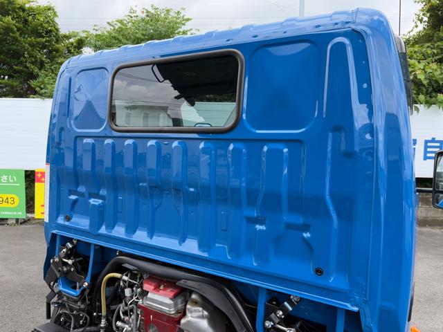 デュトロ 　ダンプ２．９トン　４ＷＤ　５ＭＴ　全低床　エンジンＮ０４Ｃ　４ナンバー　電動格納ミラー　オートライト　ＥＳＣ　荷台内寸長３０５幅１６０高３７　高床前８０後８６　タイヤ２０５／７５Ｒ１６（13枚目）